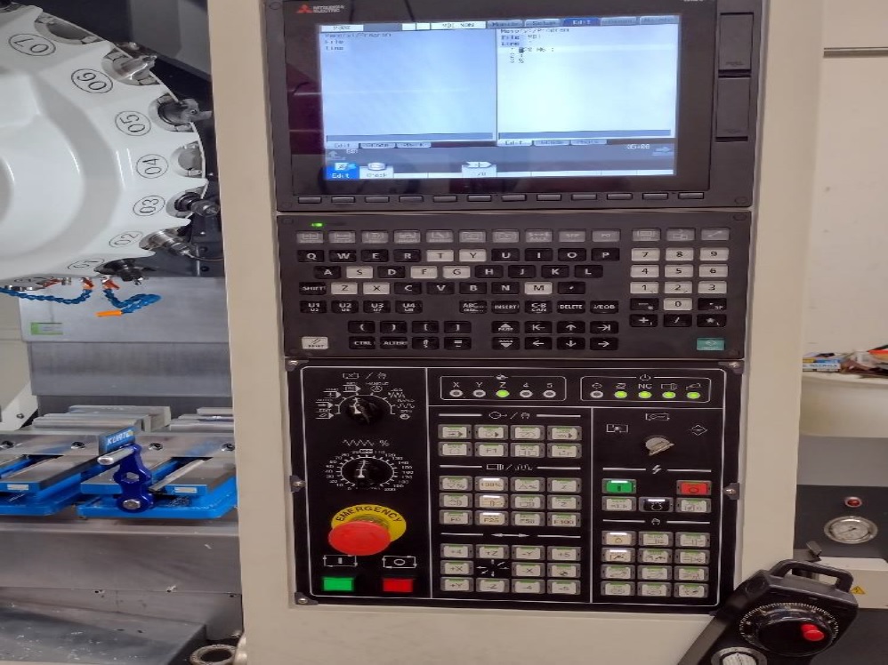 Used 2018 Genmill T-700 Vertical Machining Center - thumbnail 3