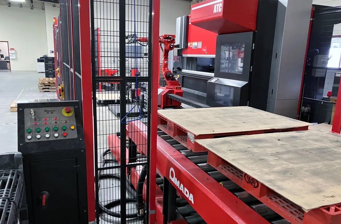 2016 Amada HG1003ARS