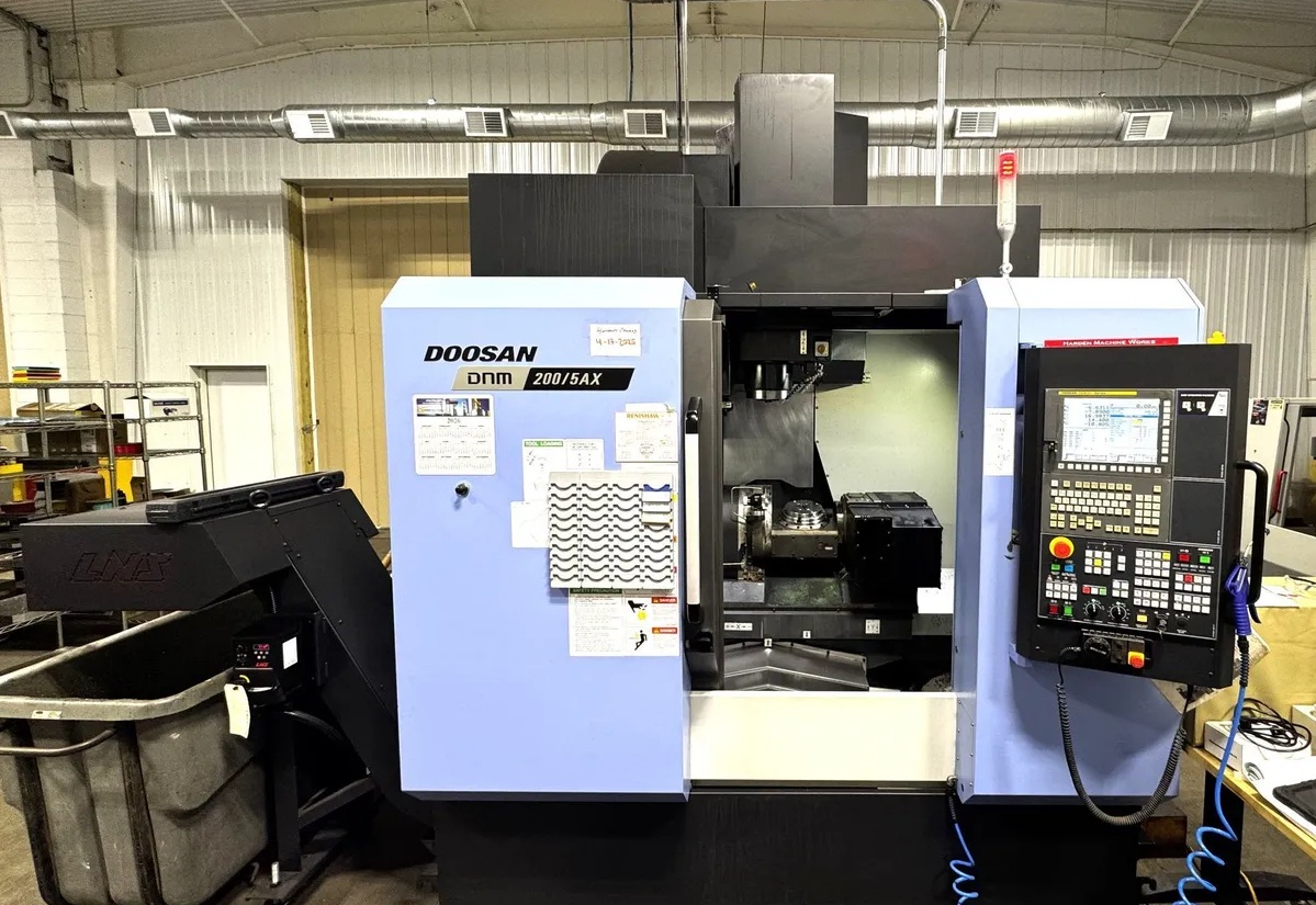 Used 2017 Doosan DNM 200/5AX Vertical Machining Center for sale - photo 1