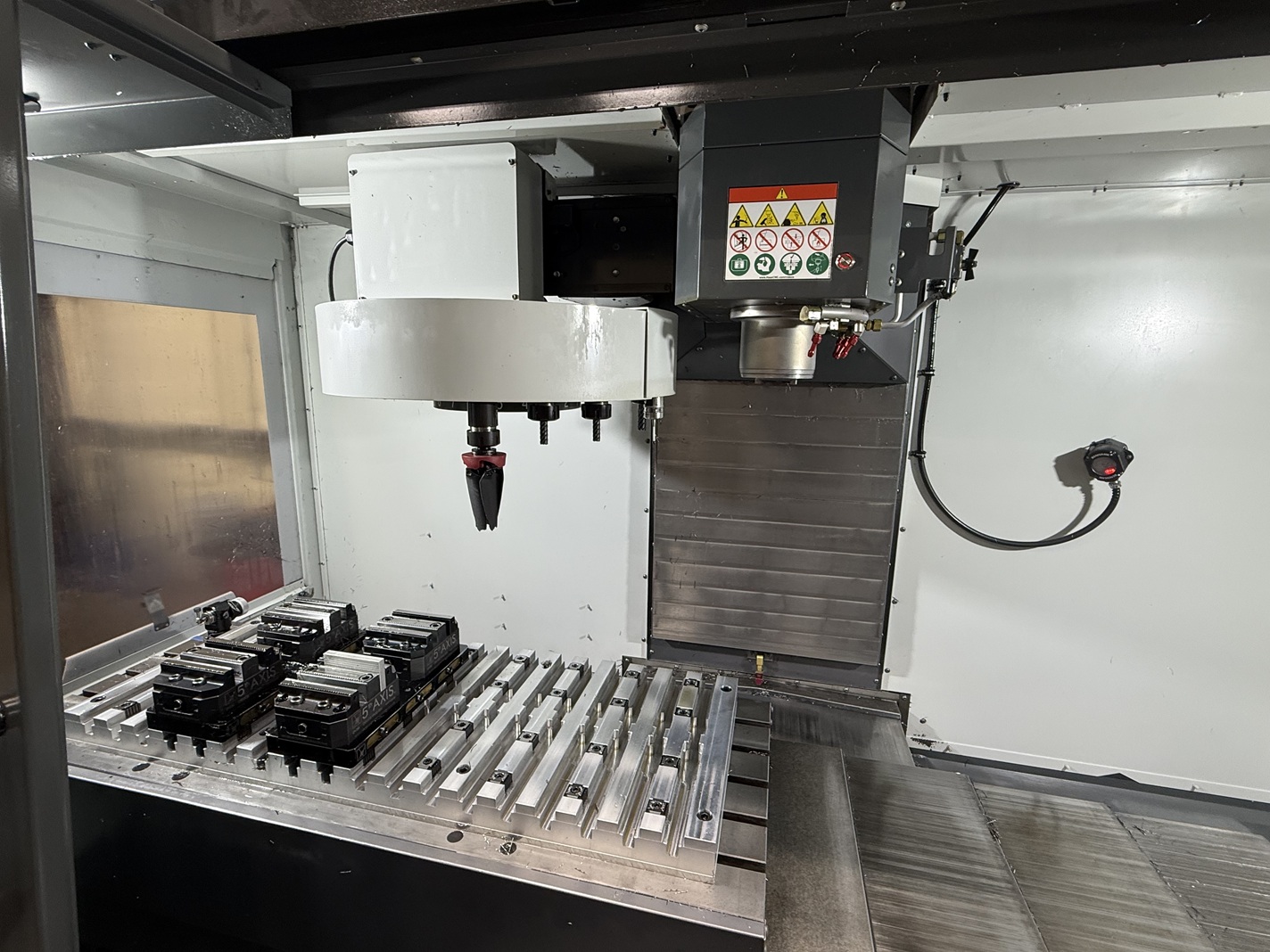 Used 2023 Haas VF-4 Vertical Machining Center - thumbnail 2
