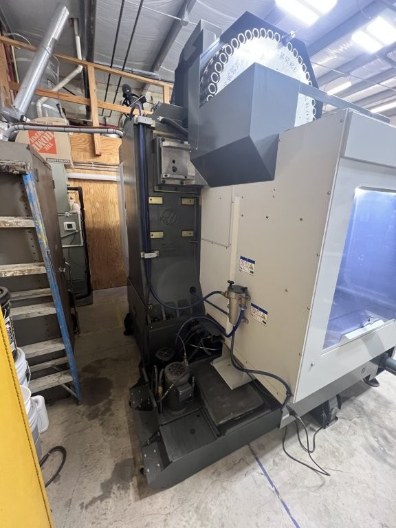 Used 2018 Haas VF-4SS Vertical Machining Center - thumbnail 3