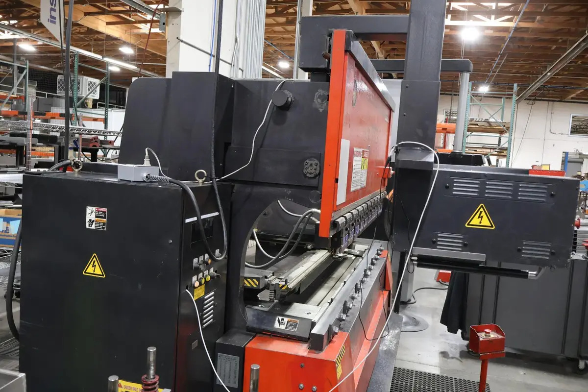 Used 2000 Amada FBD-8025NT Press Brake - thumbnail 4