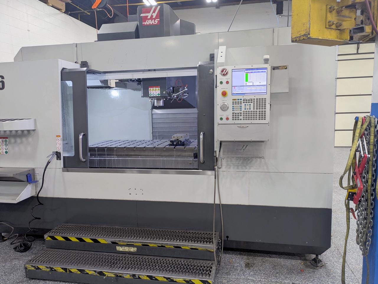 Used 2018 Haas VM-6 Vertical Machining Center - thumbnail 2