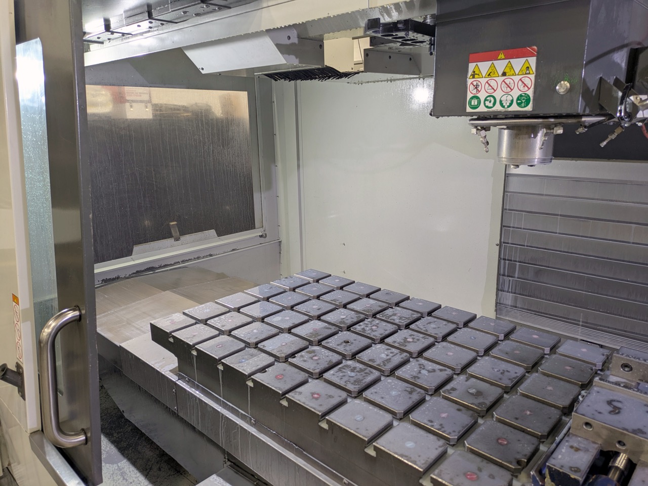 Used 2018 Haas VM-6 Vertical Machining Center - thumbnail 3