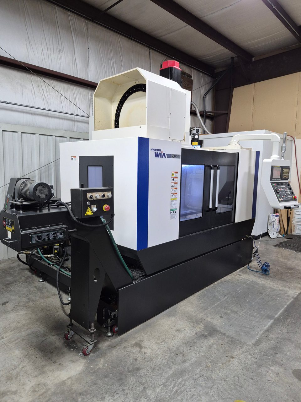 Used 2016 Hyundai Wia F500 Plus Vertical Machining Center - thumbnail 2