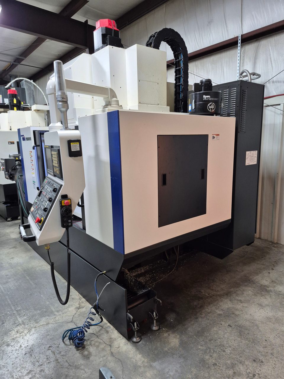 Used 2016 Hyundai Wia F500 Plus Vertical Machining Center - thumbnail 3