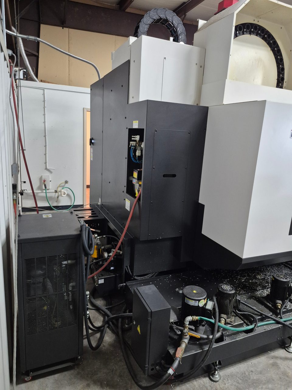 Used 2016 Hyundai Wia F500 Plus Vertical Machining Center - thumbnail 5