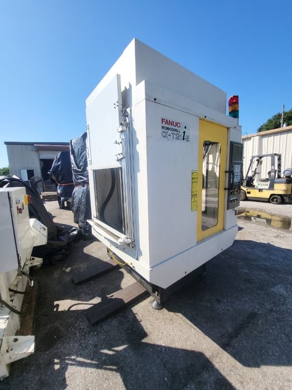 Used 2006 Fanuc RoboDrill a-T21iE Vertical Machining Center - thumbnail 2