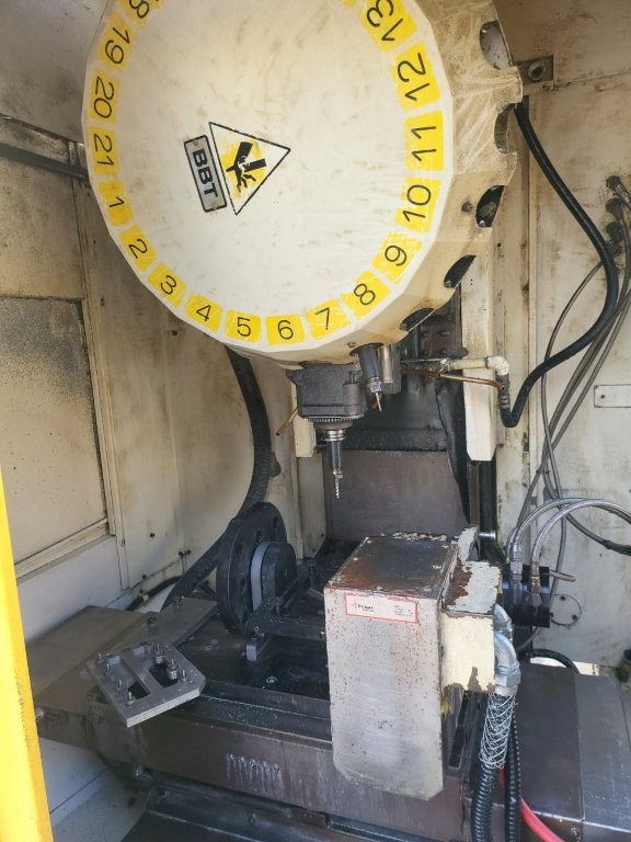 Used 2006 Fanuc RoboDrill a-T21iE Vertical Machining Center - thumbnail 2
